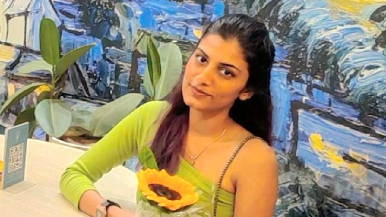 Manasi: The Mumbai Artist Turning Emotions into Art Through Artsy Cactuss